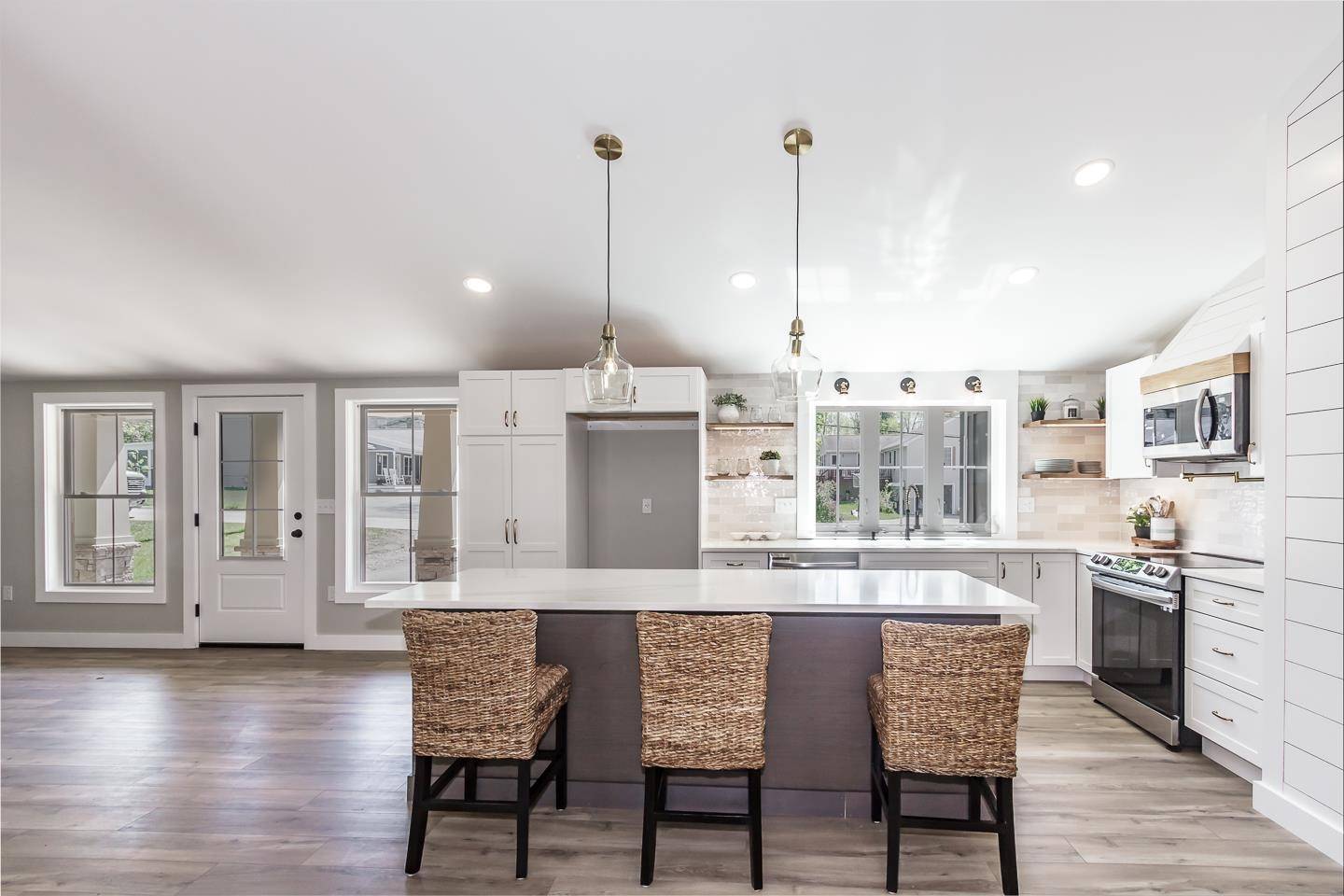Hudson, NH 03051,13 Frenette DR
