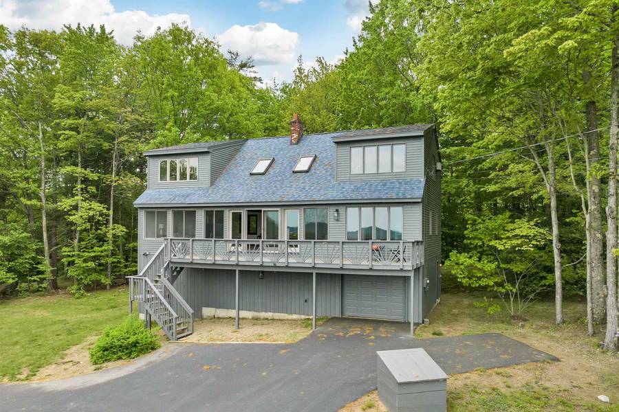 16 Checkerberry LN, Gilford, NH 03246