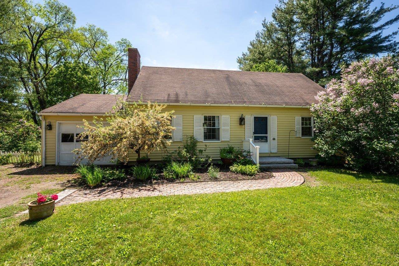 5 Croghan LN, Durham, NH 03824