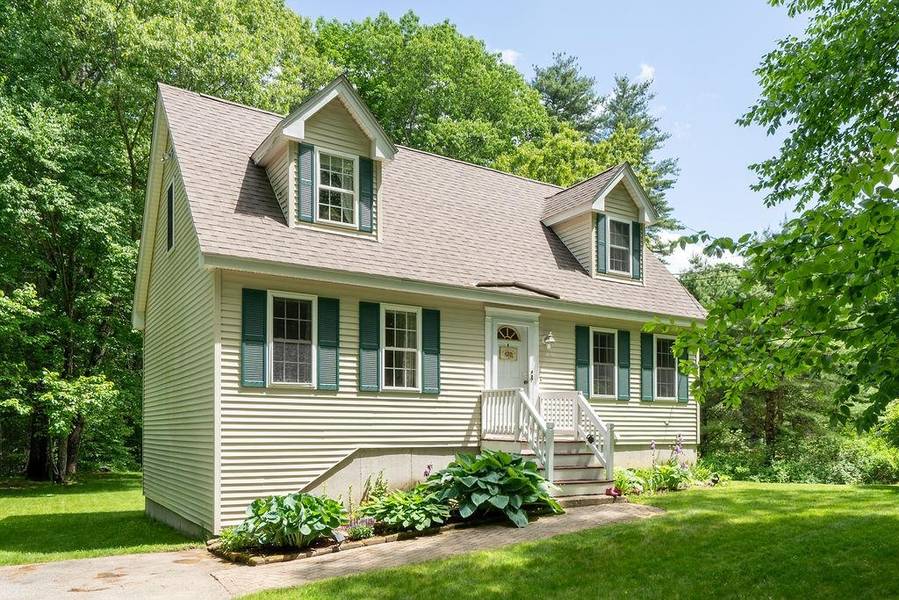 69 Heath ST, Newton, NH 03858