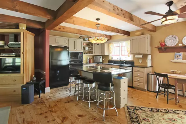 Seabrook, NH 03874,132 Blacksnake RD