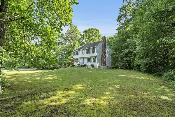 Pelham, NH 03076,22 Brandy LN