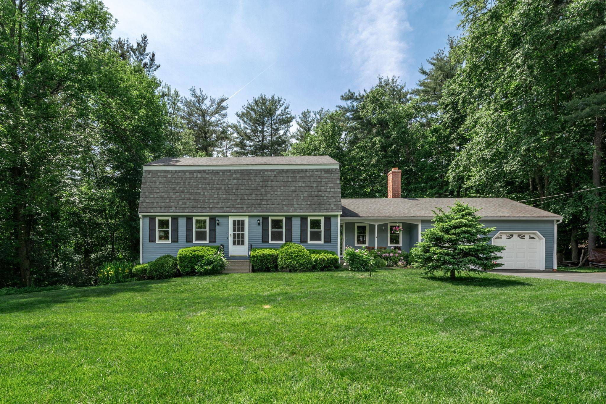 6 Powder House RD, Sandown, NH 03873