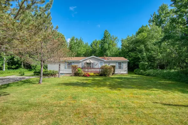 25 James ST, Bethlehem, NH 03574