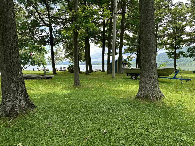 51 Island DR, Bridport, VT 05734
