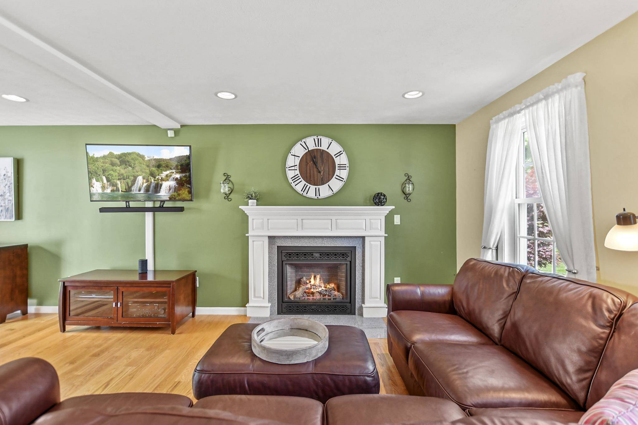 Hudson, NH 03051,10 Gloria AVE