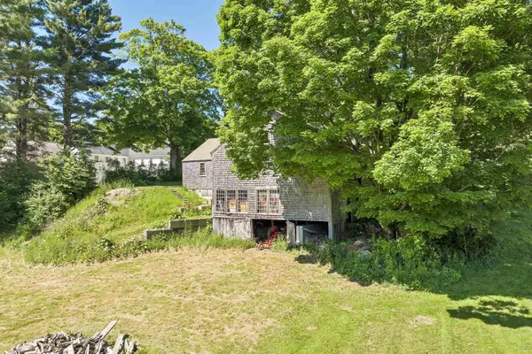 Gilmanton, NH 03237,469 Province RD