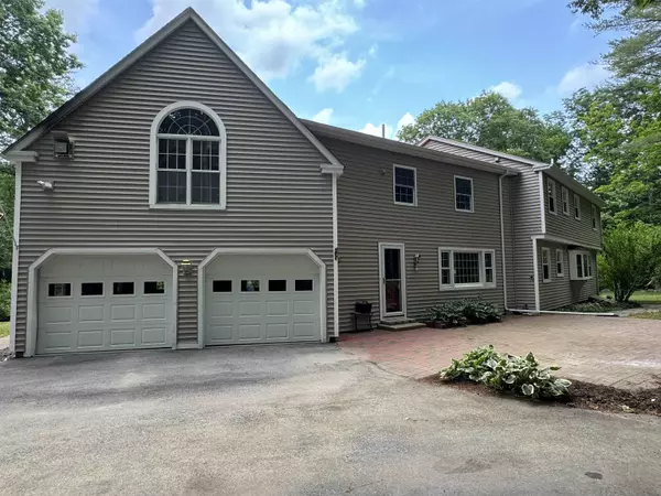 Bow, NH 03304,1 Blueberry LN