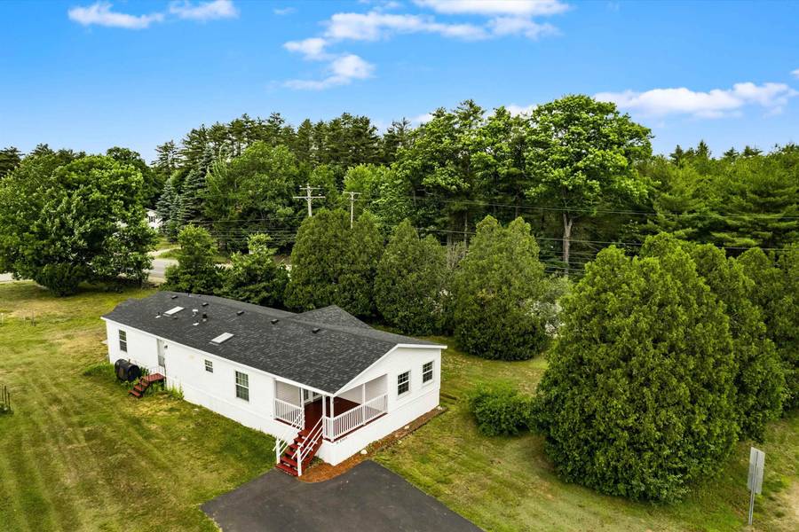 8 Spruce DR, Belmont, NH 03220