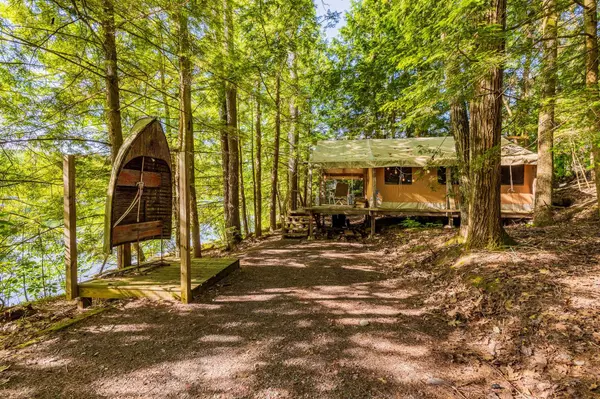 Poultney, VT 05764,123 Peninsula DR