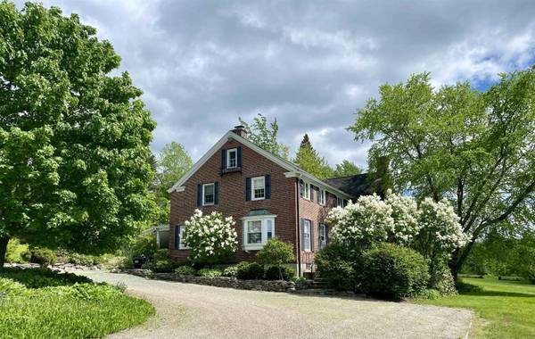 296 Mountain View RD, Whitefield, NH 03598