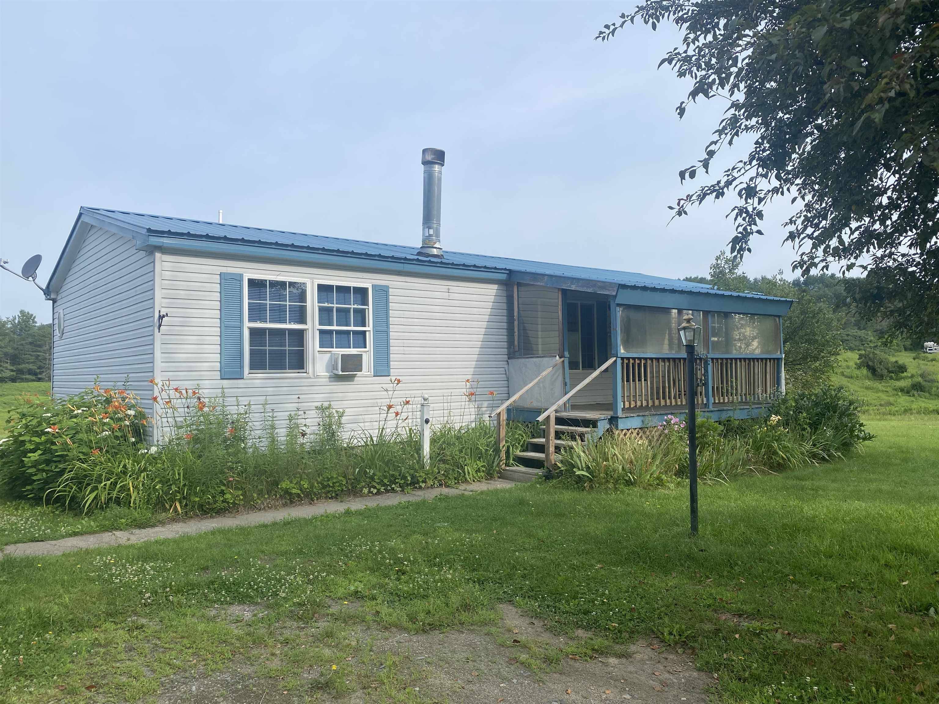 811 New Boston RD, St. Johnsbury, VT 05819