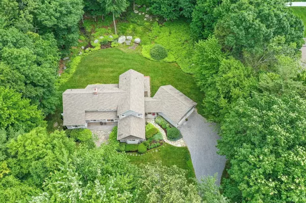 North Hampton, NH 03862,9 Rockrimmon RD