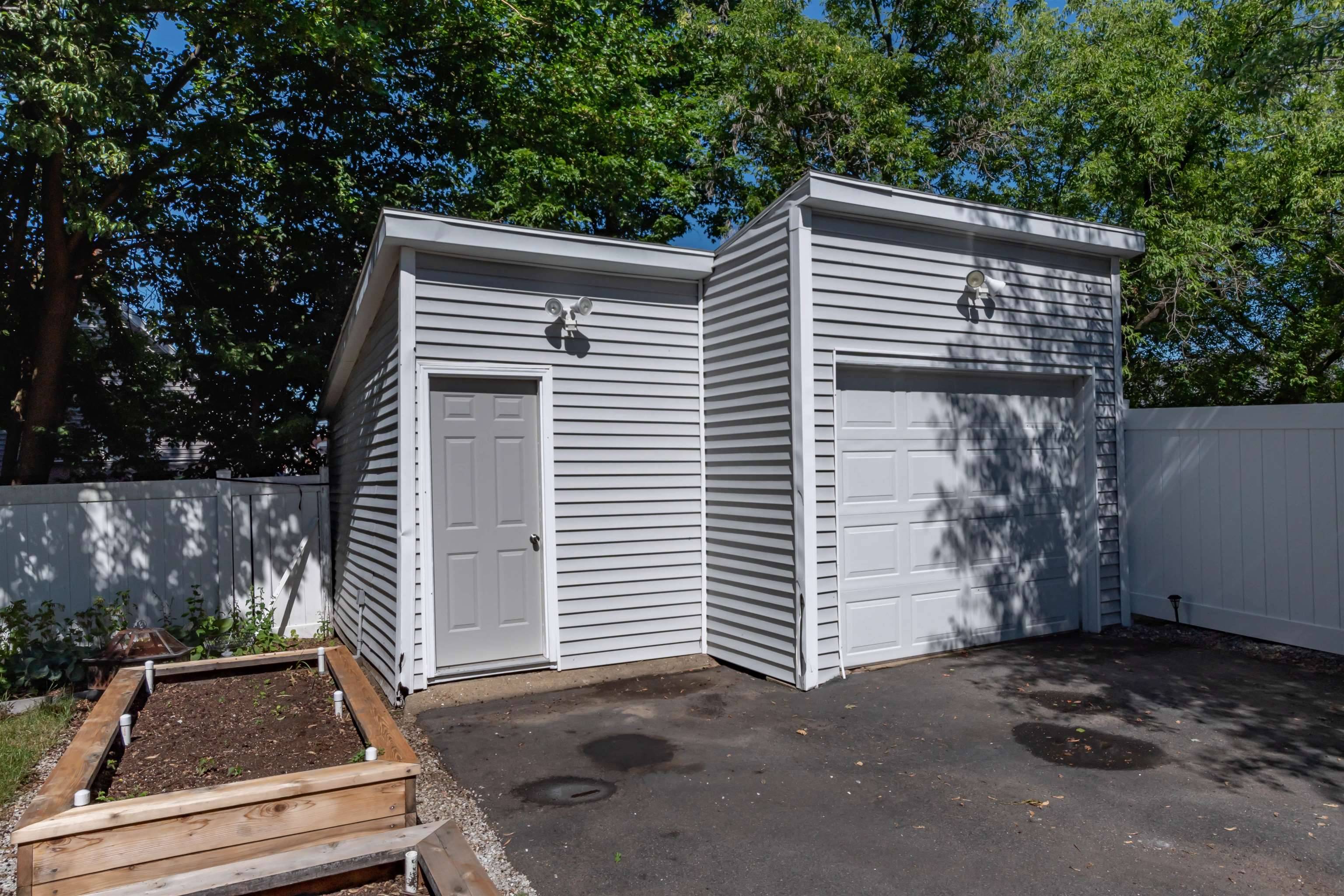 Manchester, NH 03103,238 Wilson ST