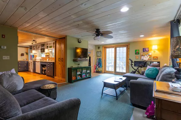 Charleston, VT 05872,4778 VT Rt 105