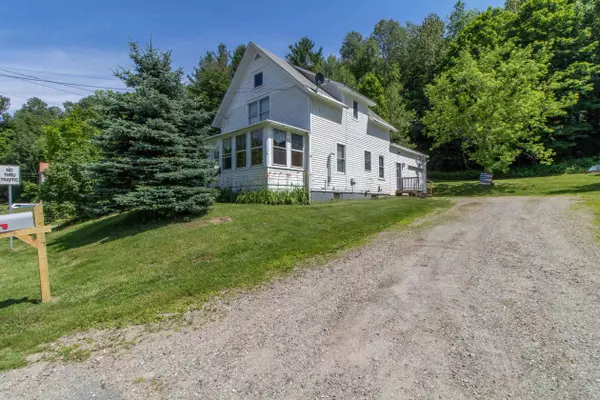 22 Cottage ST, Orleans, VT 05860