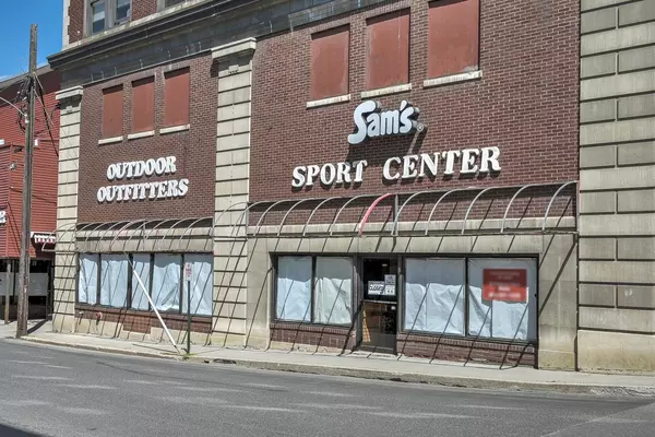 Brattleboro, VT 05301,74 Main ST