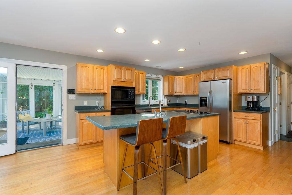 Durham, NH 03824,2 Strout LN