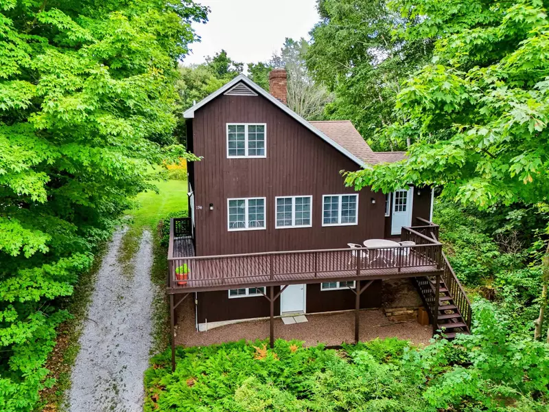 194 Lighthouse Point RD, Isle La Motte, VT 05463