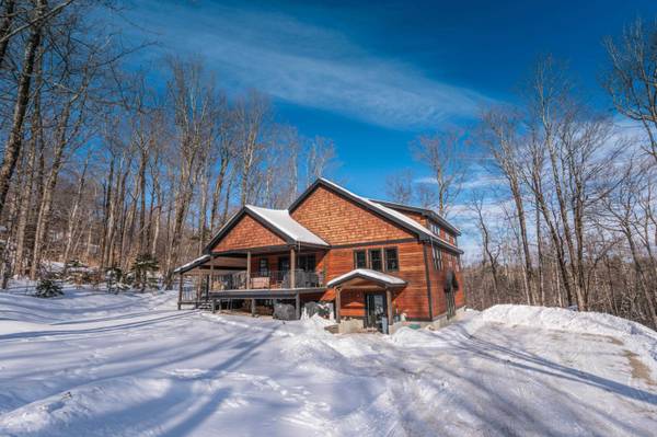 121 Fannie Hill RD, Wilmington, VT 05363