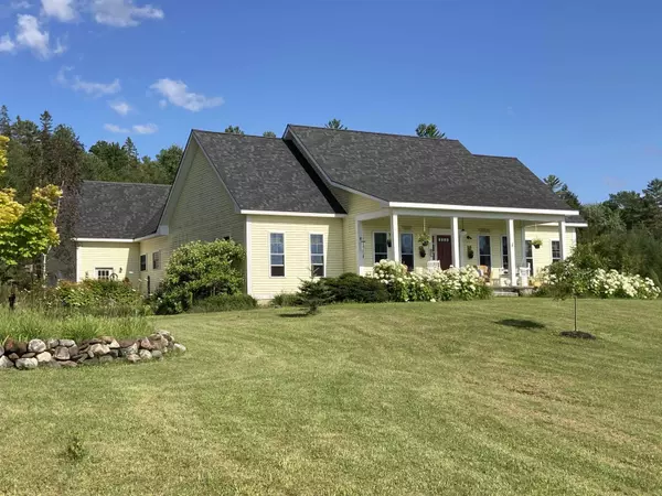 1919 Old Coach RD, Lyndon, VT 05851