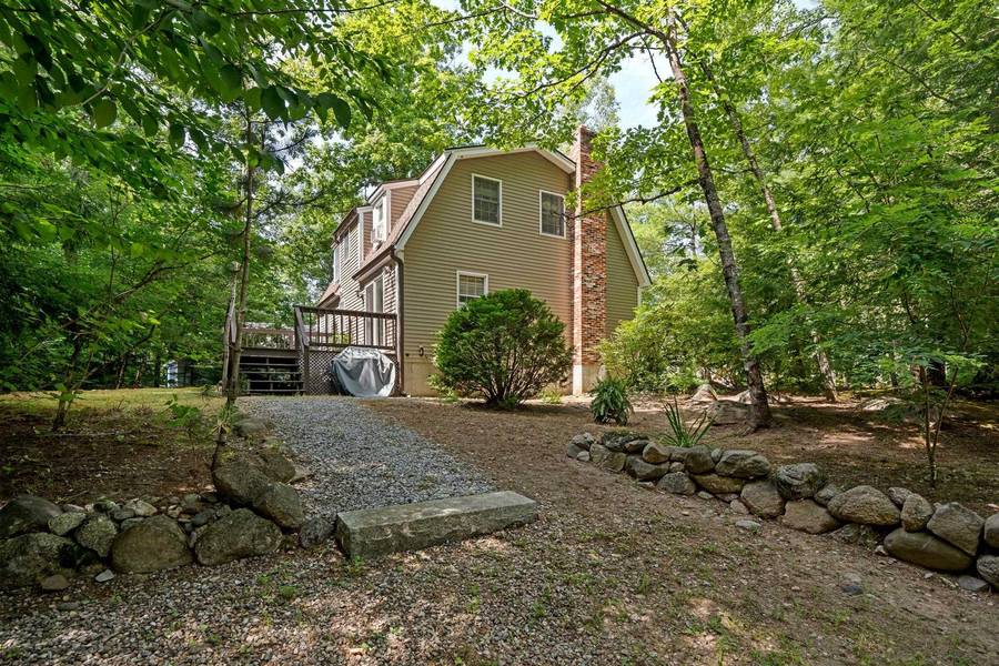 7 Sunrise DR, Moultonborough, NH 03253