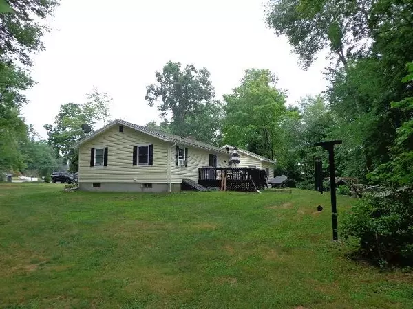 Hooksett, NH 03106,2 Monroe DR