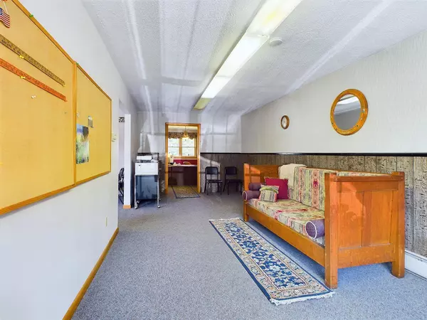 Canaan, VT 05903,59 Christian HL