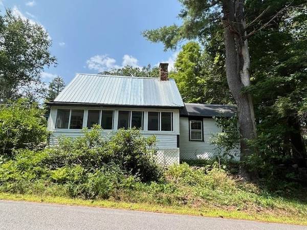 64 Black Pond RD,  Windsor,  NH 03244