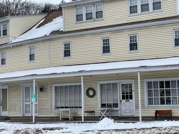 Wilton, NH 03086,10 Main ST #17