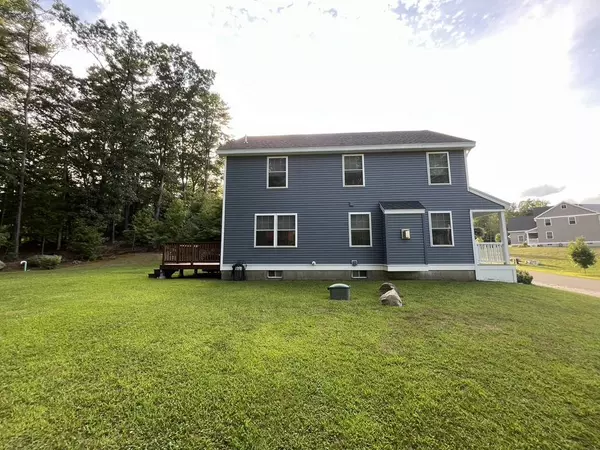 Pelham, NH 03076-2434,5 Rolling Ridge LN