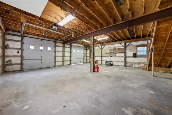 Sandown, NH 03873,3 Giordani LN