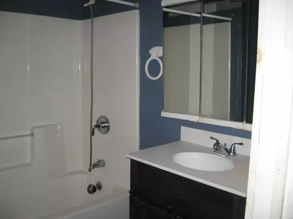 Northfield, NH 03276,22 Elm ST