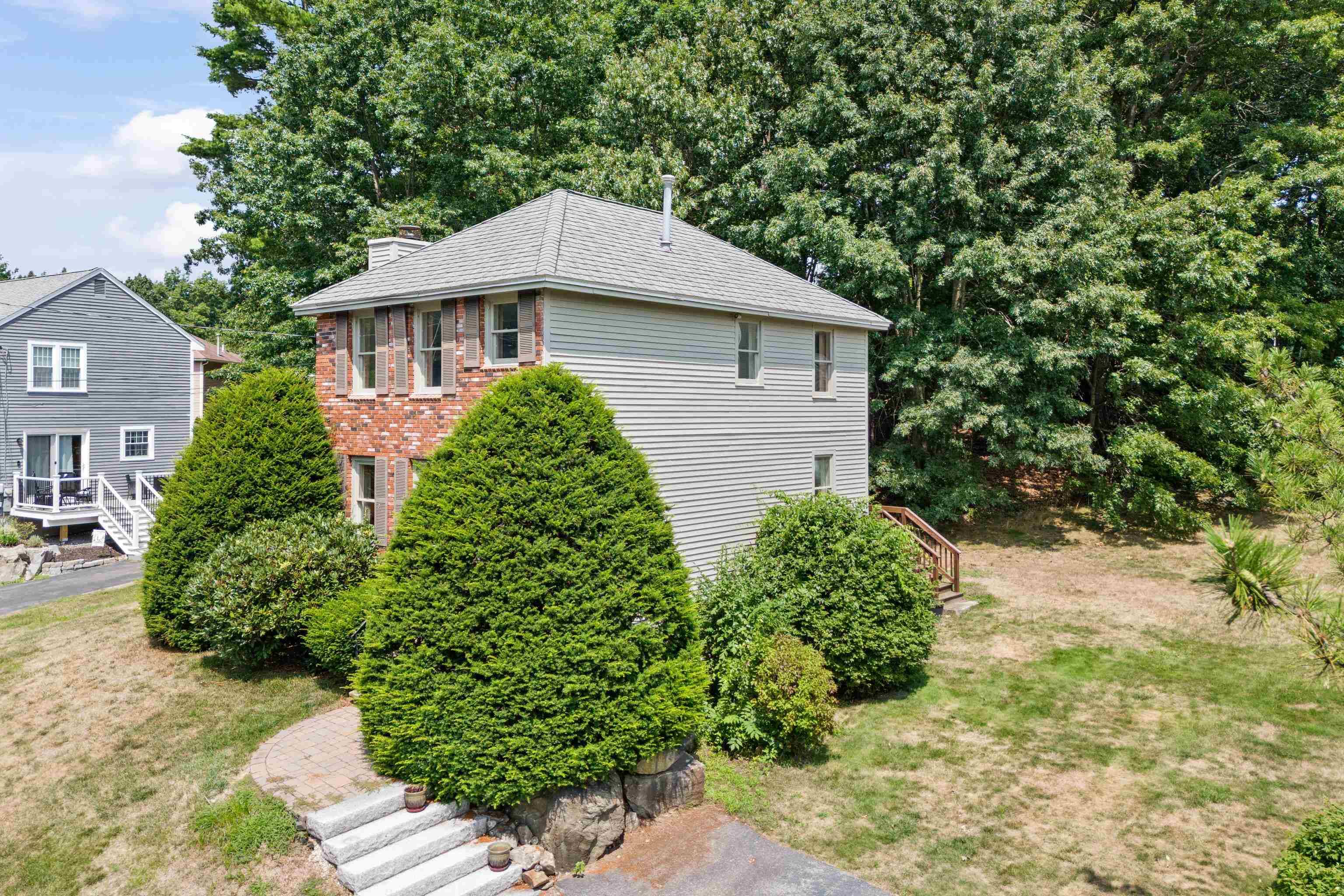Nashua, NH 03062,64 Burgundy DR