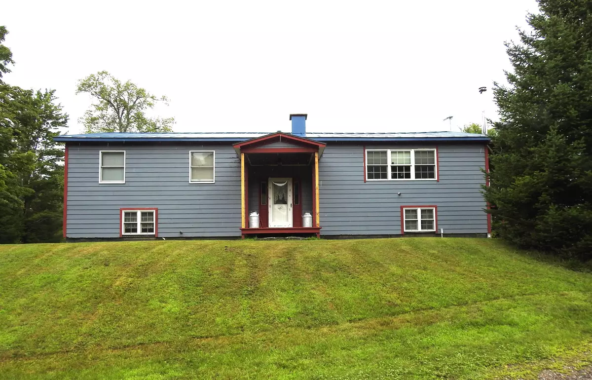 Richford, VT 05476,272 Jay RD