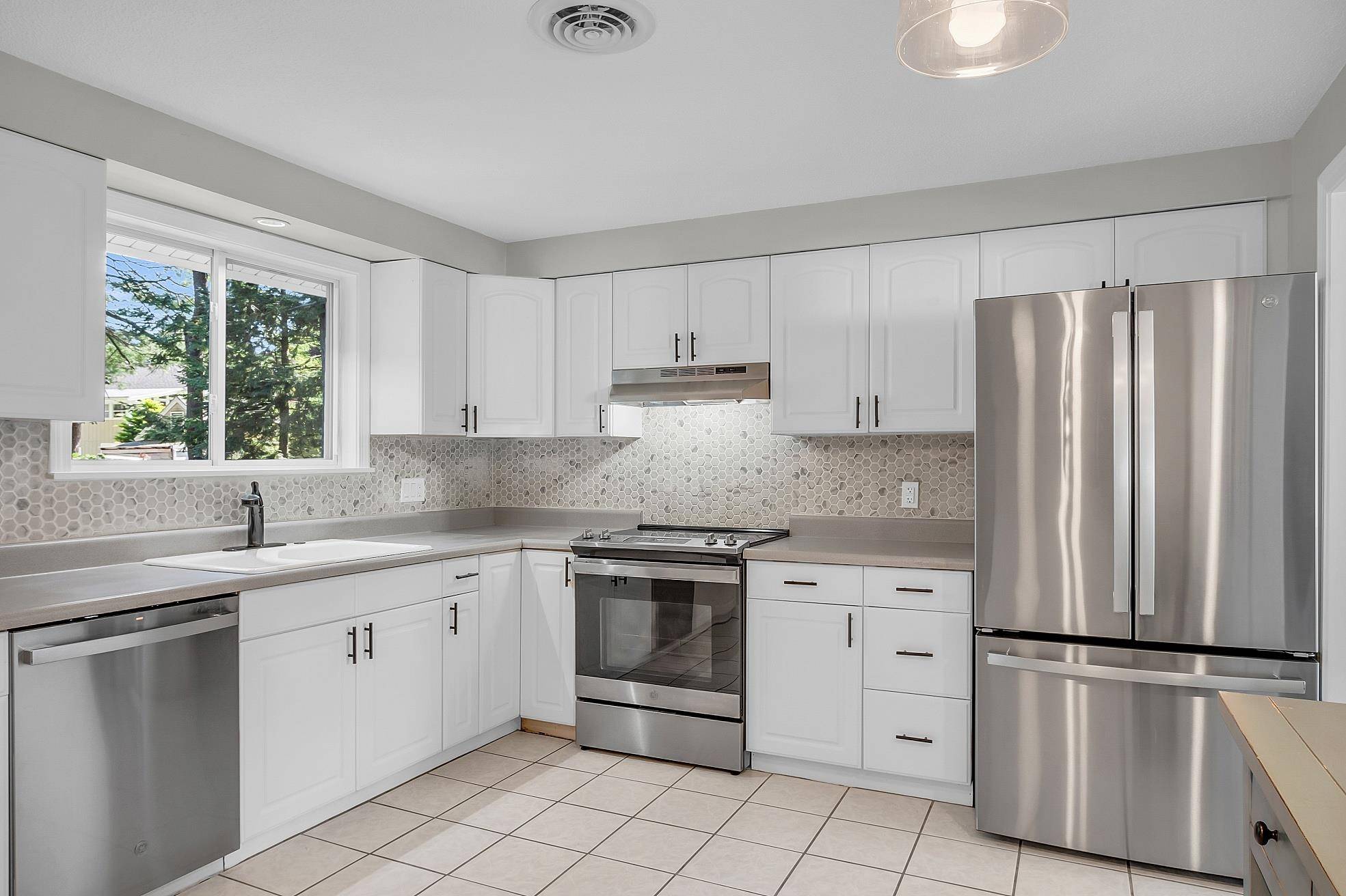 Salem, NH 03079,6 Longwood RD