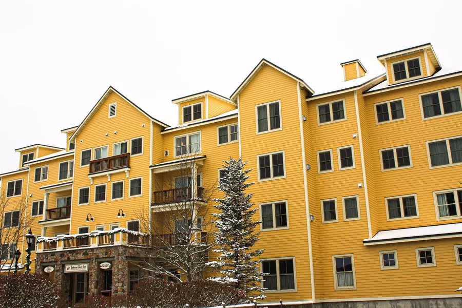 246/248 Qtr. I  Jackson Gore Inn, Ludlow, VT 05149