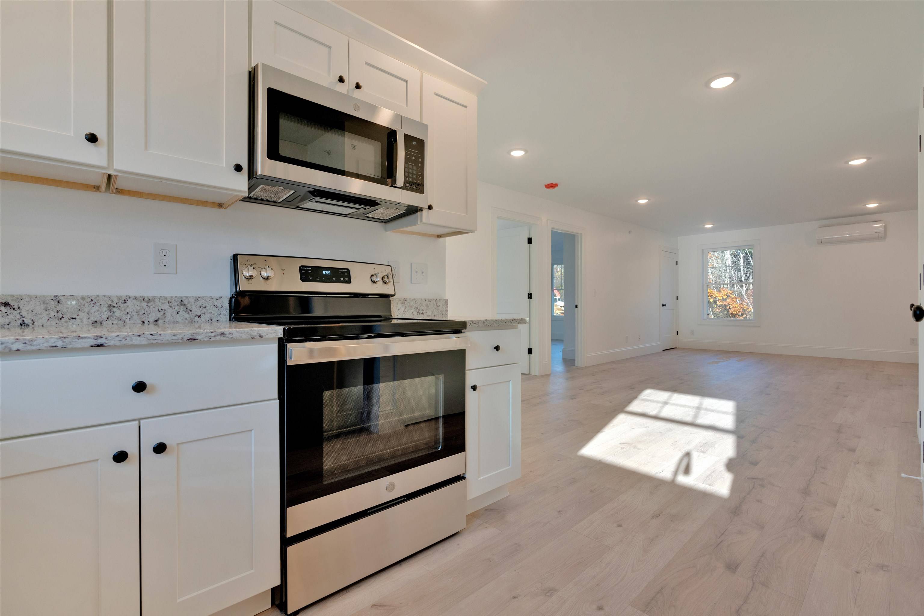 Rochester, NH 03867,5 Miami WAY #C