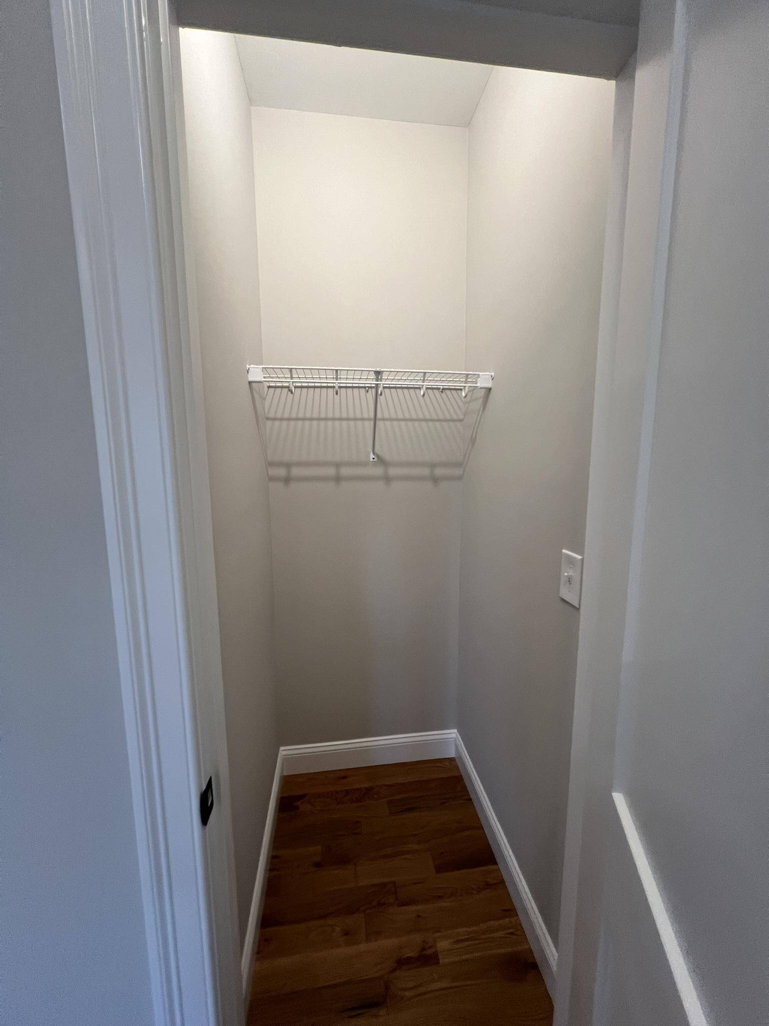 Portsmouth, NH 03801,7 Juniper LN