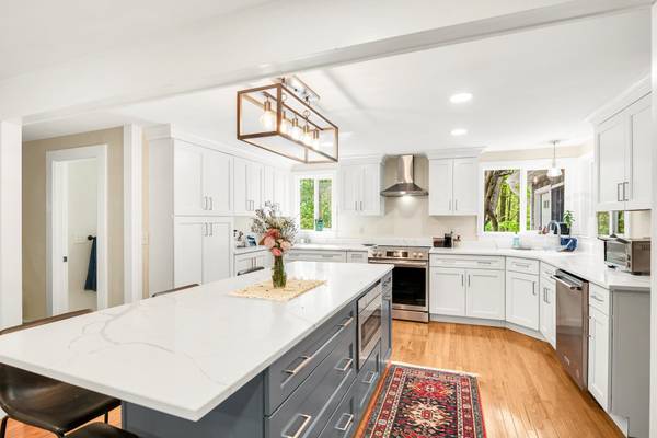 46 KENSINGTON RD, Hampton Falls, NH 03844