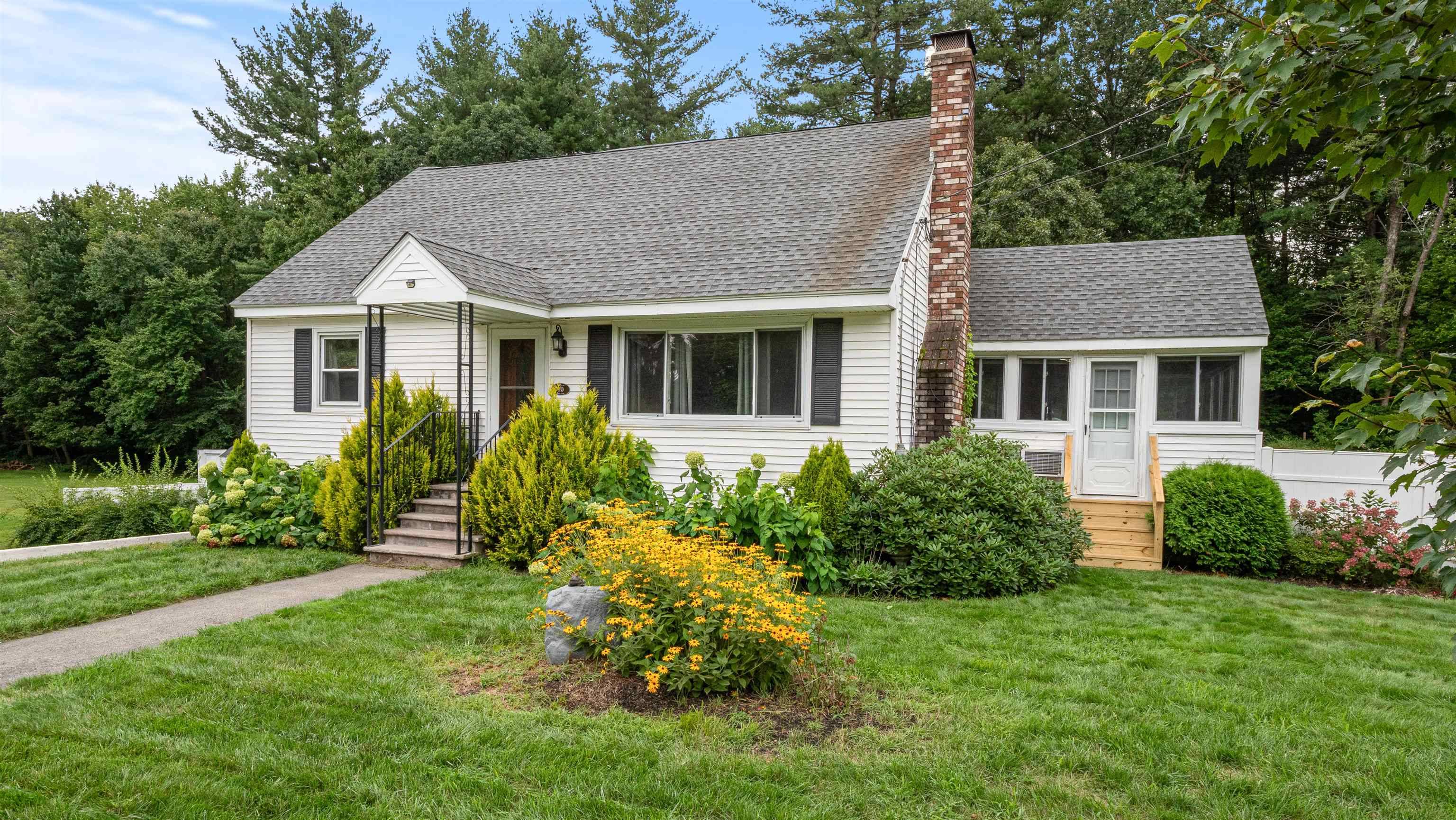Hudson, NH 03051,10 Rita AVE