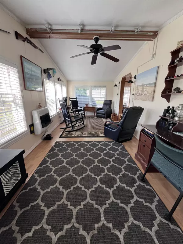 Hopkinton, NH 03229,201 Fire Pond RD