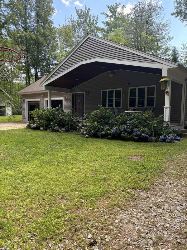 31 Blue Boar LN, Canterbury, NH 03224