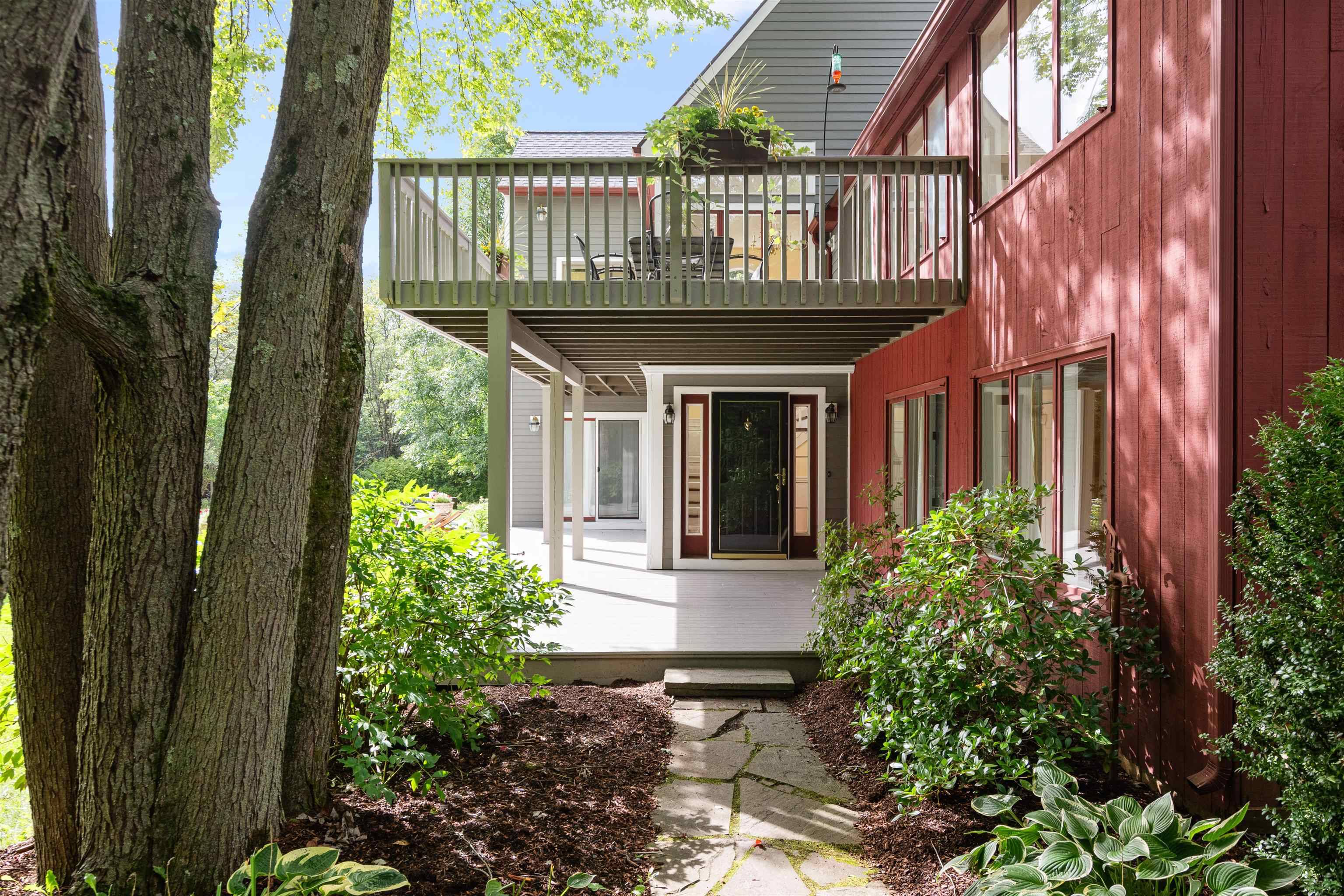 Charlotte, VT 05445,552 Converse Bay RD