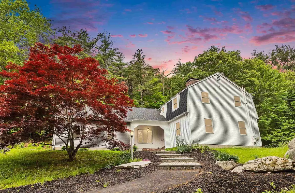 Hollis, NH 03049,164 South Merrimack RD