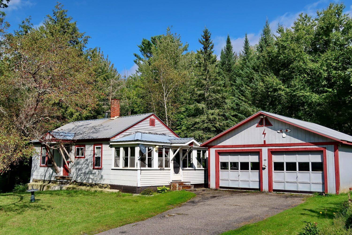 581 Cottage ST, Littleton, NH 03561