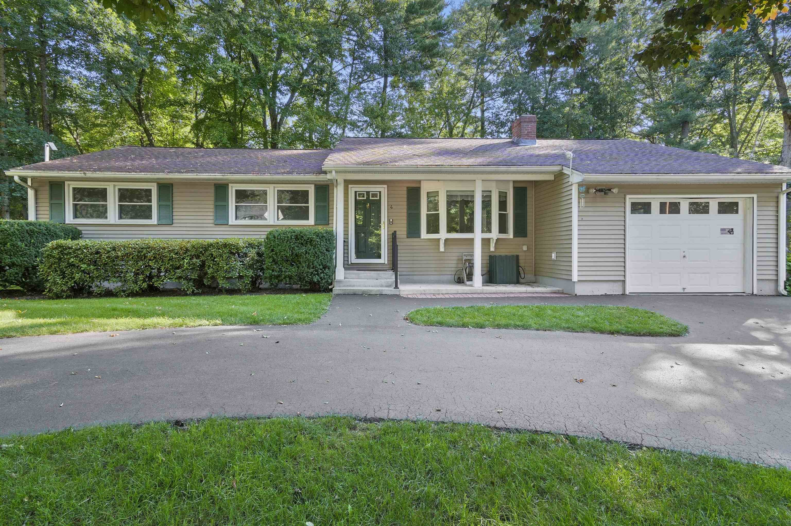 4 Colson RD, Hudson, NH 03051