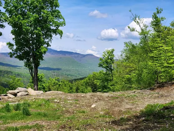 886 Jay RD, Richford, VT 05476