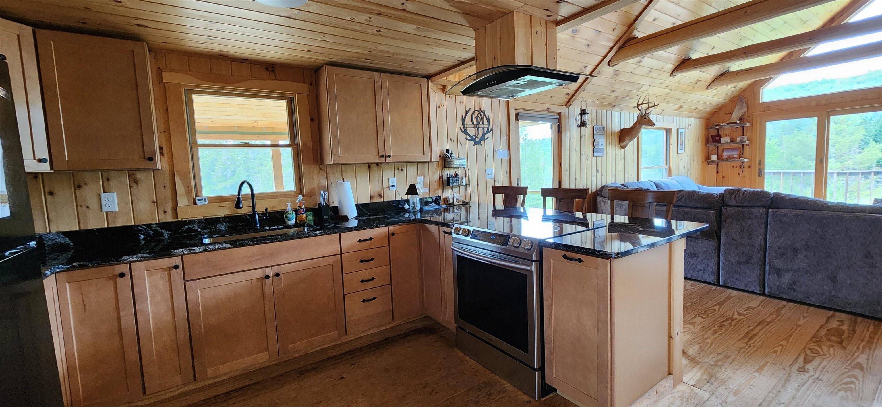 Errol, NH 03579,67 Stump RD