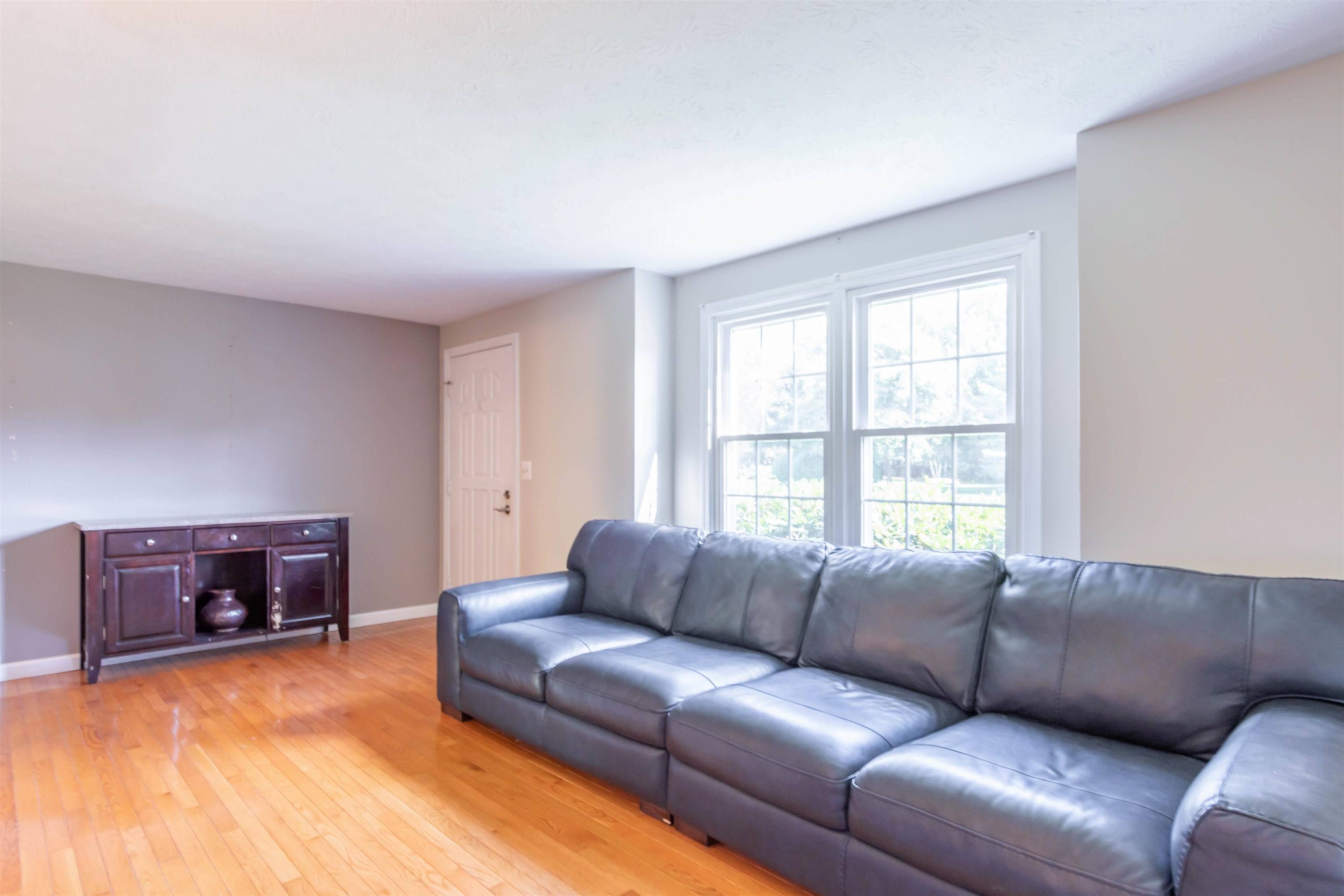 Nashua, NH 03063,30 Lochmere LN